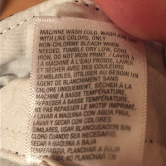 MENS Old Navy 29” Khaki Shorts - Picture 5 of 7